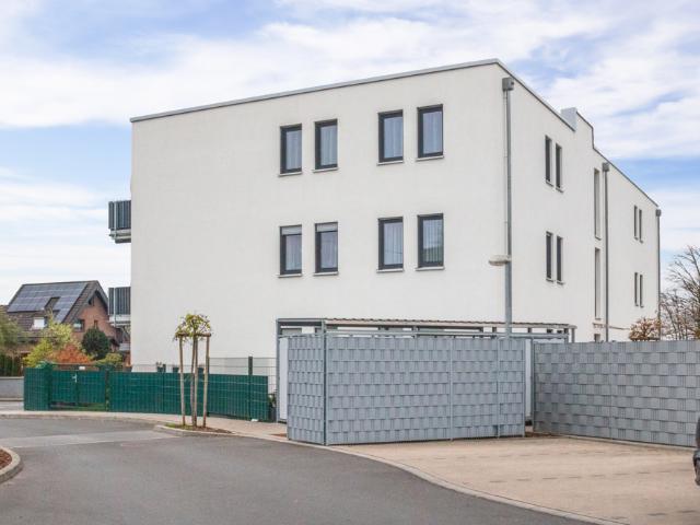 Barrierearm 4 Zimmer Balkon Aufzug 2 Tiefgaragen Stellplätze Baujahr 2020 in Burscheid