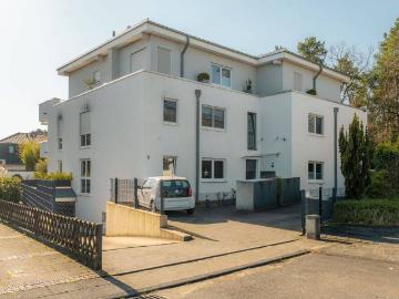 Barrierefrei 3 Zimmer Erdgeschosswohnung mit eigenem Garten