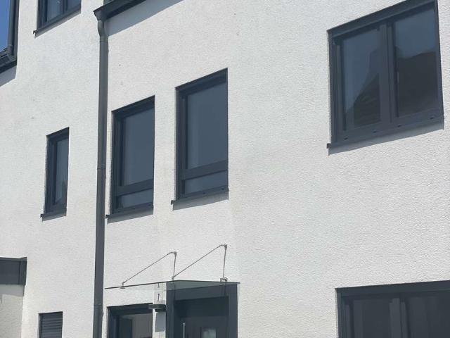 Barrierefrei Erdgeschoss Wohnung mit eigenem Garten