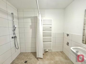 Barrierefrei & modern – 2 und 3 ZKB Wohnungen zu vermieten, nur mit Wohnberechti.