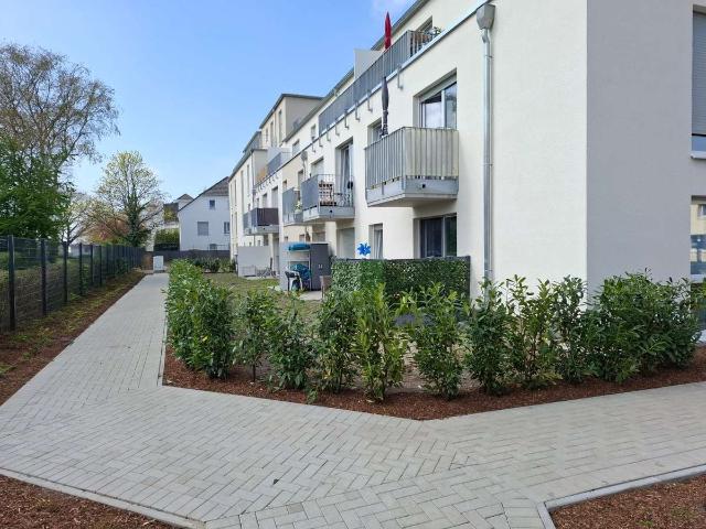 Barrierefreie, neuwertige Wohnung mit Balkon
