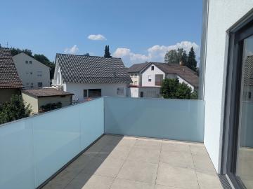 Barrierefreie Wohnung mit Aufzug und großem Balkon im Straubinger Westen !