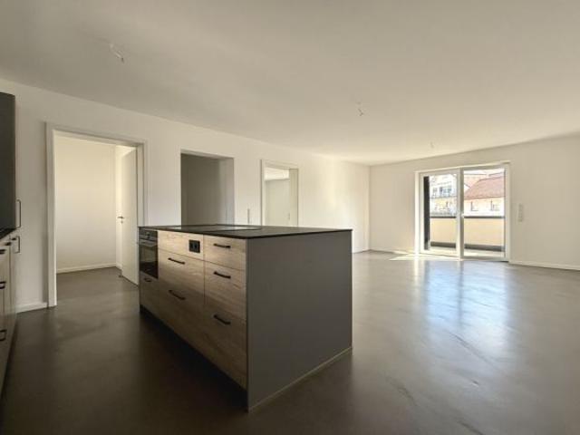 Barrierefreie zentrale 2 Zimmer Wohnung mit Einbauküche und Balkon