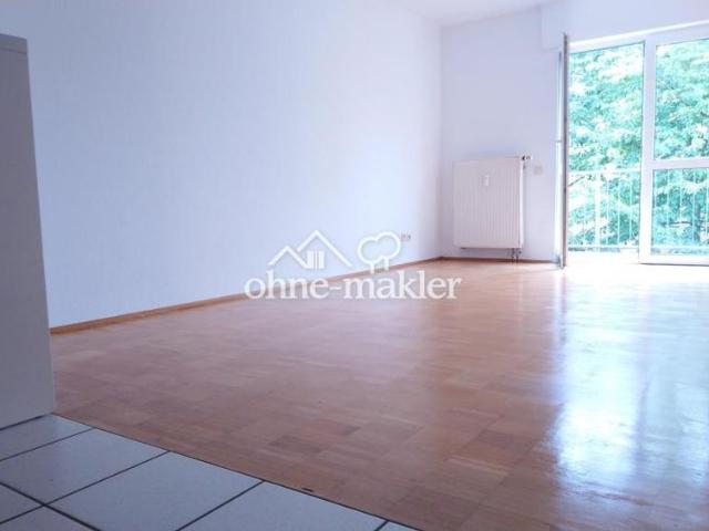 Barrierefreie 2.5 Zimmer Wohnung mit TG Platz und kleinem Balkon
