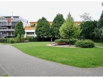 Barrierefreie 2 Zimmer: großer Balkon, Einbauküche, Tiefgarage vermietet