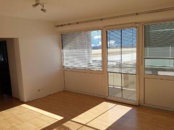Barrierefreie 3 Zimmer Wohnung mit Aufzug, Balkon und Carport