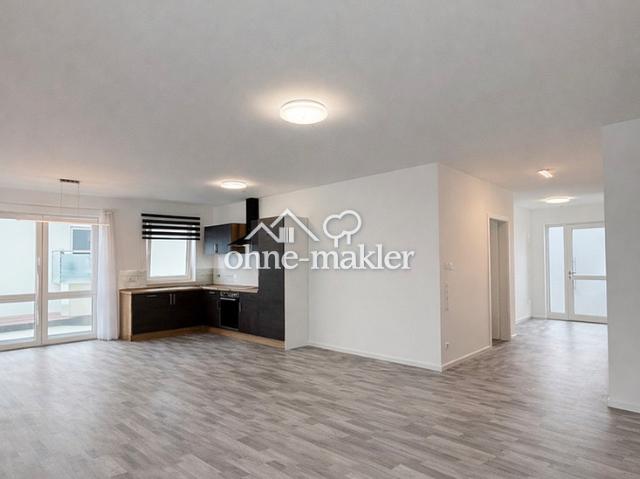 Barrierefreie 4 Zimmer Erdgeschosswohnung mit Balkon, PV Anlage, Gäste WC & 2 Stellplätze