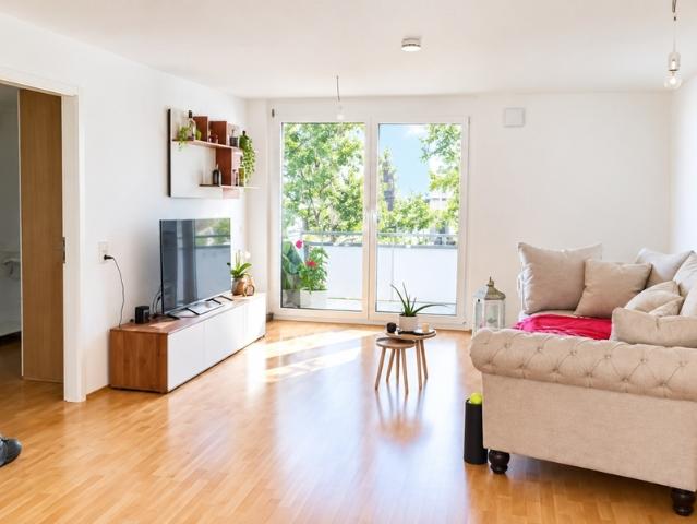 Barrierefreier Wohnkomfort in bester Lage 2,5 Zimmer, Aufzug, TG, edle Ausstattung & Garten