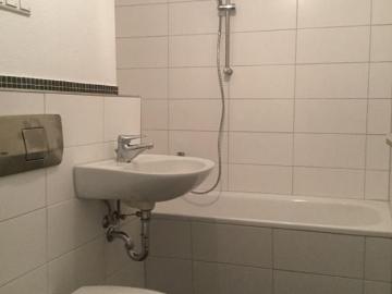 Barrierefreier Zugang! Renoviertes Erdgeschoß mit Balkon