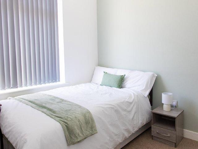 Barrow in Furness, Cumbria, LA14 5 bed terraced house to rent £585 pcm £135 pw