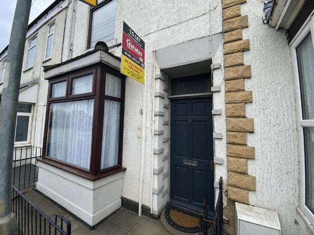 Barrow Road, New Holland DN19 3 bed terraced house to rent £595 pcm £137 pw