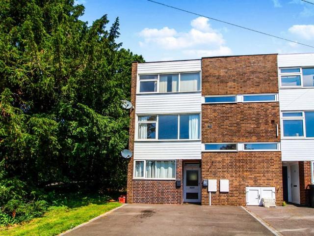 Barrowfield Lane, Kenilworth. 2 bed flat to rent £1,150 pcm £265 pw