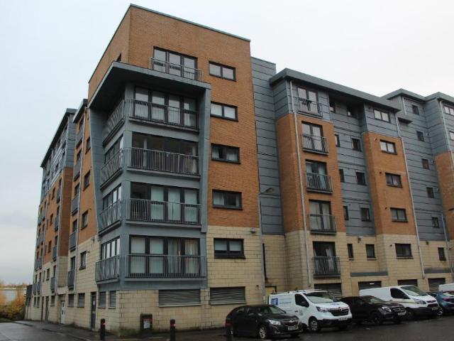 Barrland Court, Glasgow, G41 1AL, United Kingdom | 2 bed apartment for rent #111787519 | Rentberry