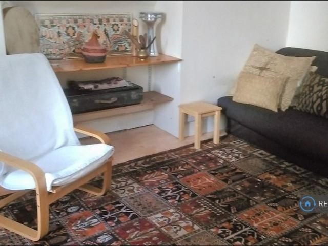 Barry Road, East Dulwich, SE22 1 bed flat to rent £1,400 pcm £323 pw
