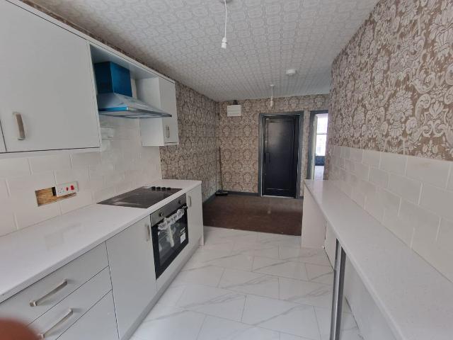Barry Street, Bradford BD1, 2 bed flat to rent, £600 pcm | PrimeLocation