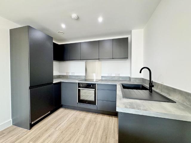 Bastion Point, 12 Oriel Street L3 2 bed apartment to rent £1,250 pcm £288 pw