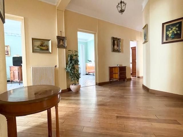BASTIA CENTRE APPARTEMENT F4/5 AVEC ASCENSEUR
