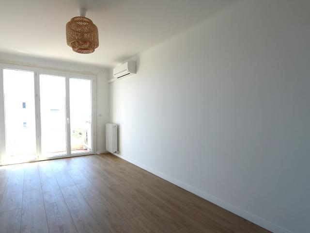BASTIA Appt T3 + balcon VUE MER