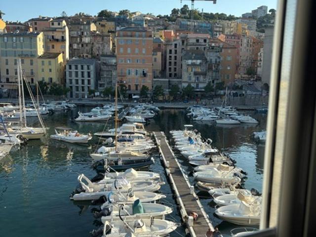 Bastia Vieux Port Appartement F2 vendu meublé