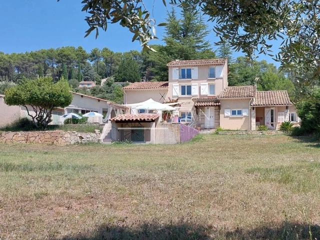 Bastide authentique de 1830 rénovée avec goût Lorgues 150m² Lorgues