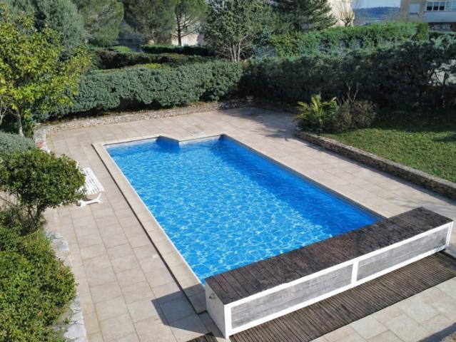 BASTIDE AVEC PISCINE ET JARDIN SUR LES HAUTS DE GRAZAILLES