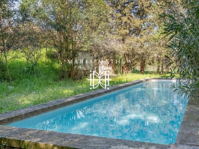 Bastide avec piscine et parc arboré 1000 m2 2 hectares. 802m² Les Milles
