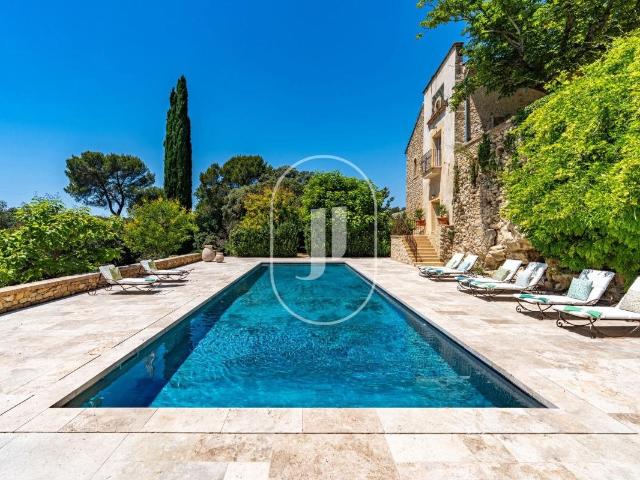 Bastide à vendre à Rognes, près d'Aix en Provence, entièreme. 930m² Aix En Provence