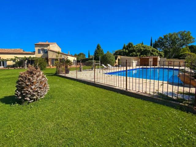 Bastide contemporaine Alpilles Sud 185m² Fontvieille