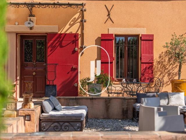 Bastide du Xviiᵉ siècle à vendre avec piscine et annexe à Ca. 253m² Cabriès