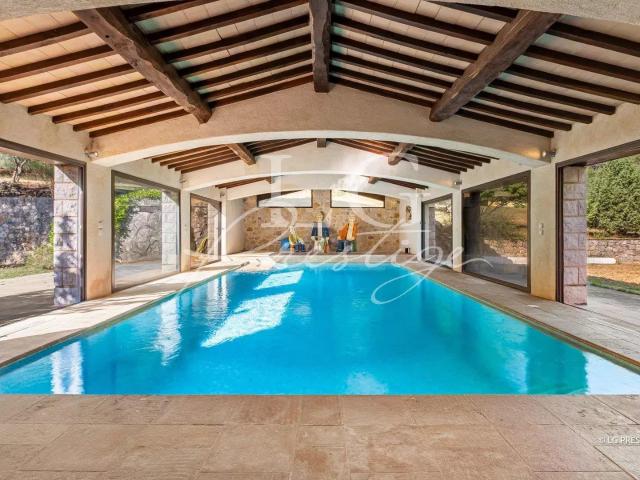 Bastide d’exception au cœur de 20 hectares préservés 401m² Seillans