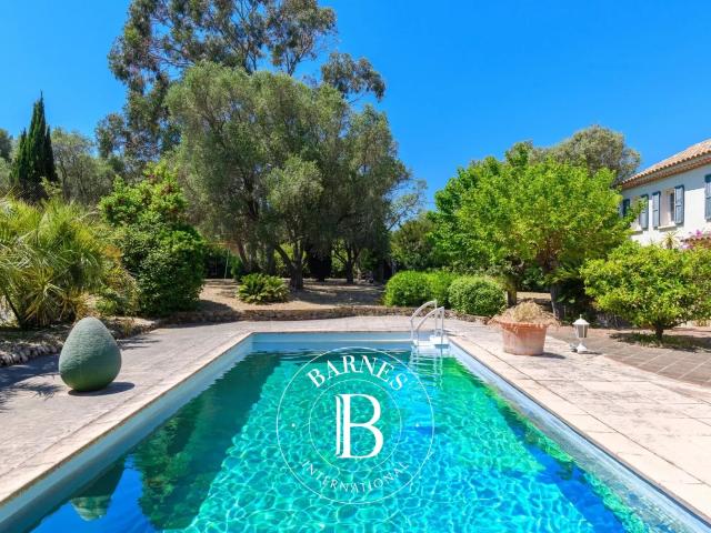 Bastide de charme Piscine Tennis Mer à pied 262m² La Garde
