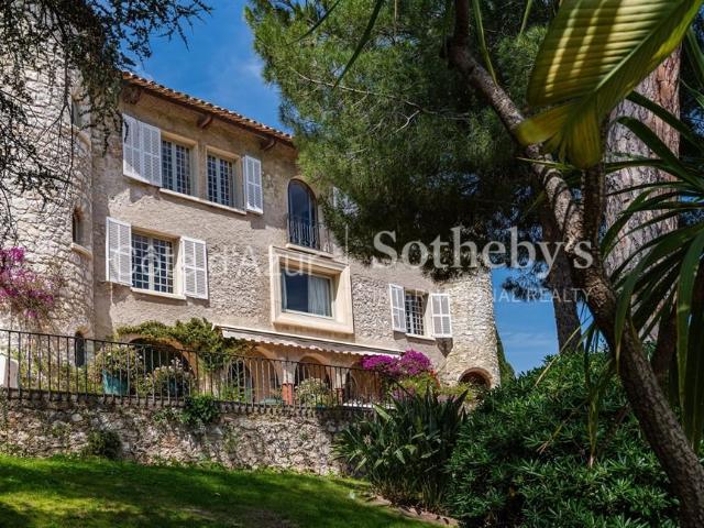 Bastide historique 523 m² avec vue panoramique sur la rade. 523m² Villefranche sur Mer
