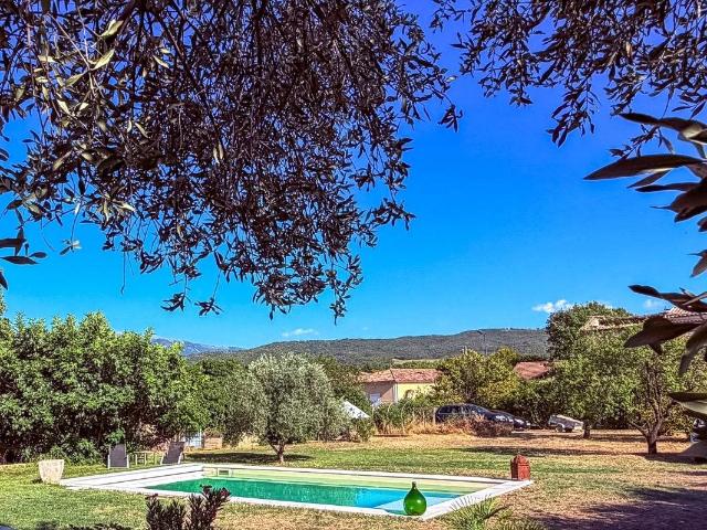 Bastide provençale pleine de charme avec piscine 101m² Bras d'Asse