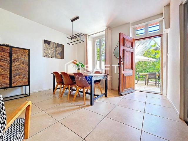 Bastide 203 m² avec dépendances et terrain constructible