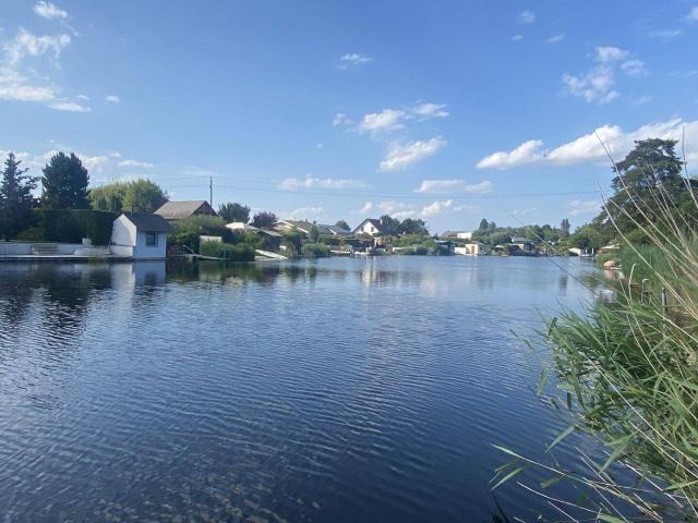 Bastlerhit Süßes, kleines Ferienhaus direkt am See, Ihr Haus mit EIGENEM UFER
