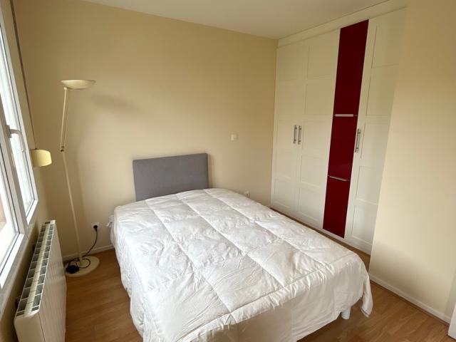 Bas Côte Pavée Appartement T2 meublé avec terrasse orienté EST