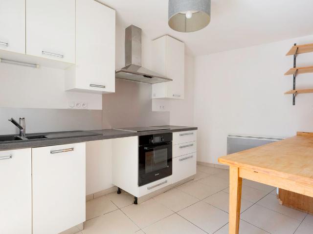 BAS CENON Appartement T4 en duplex avec terrasse de 45m2, garage et vue sur Bordeaux