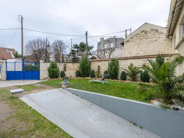 BAS DE CHATOU MAISON DE 74 M² GROS POTENTIEL TERRAIN 634 M