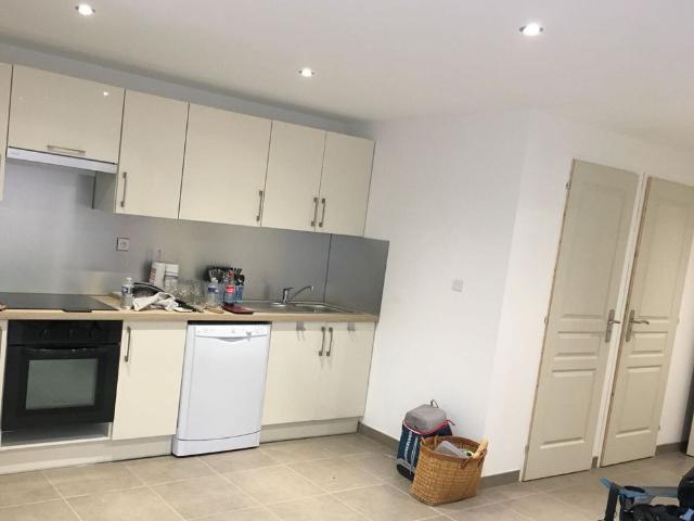 Bas de villa avec jardin à louer à Toulon + 1 parking