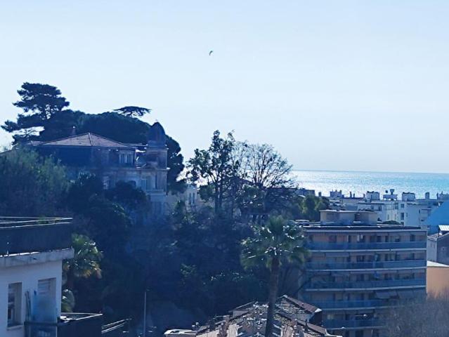 Bas Madeleine Grande Terrasse Aperçu mer