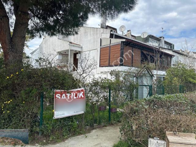 Basınkent 2 Sitesi'nde Köşebaşı Geniş Bahçeli Satılık Villa!