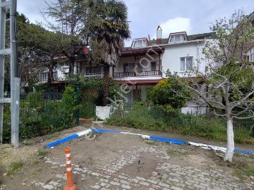 Basınkent 2 Sitesinde Satılık Bahçeli Teraslı Tripleks Villa