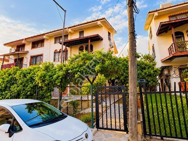Basınköy Villasında 5+1 Ultra Geniş Kiralık Villa