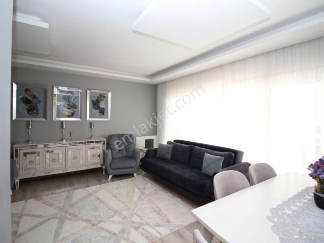 Basınsitesi Mah. Metro İkçü Yakını Doğalgazlı Ferah 3+1