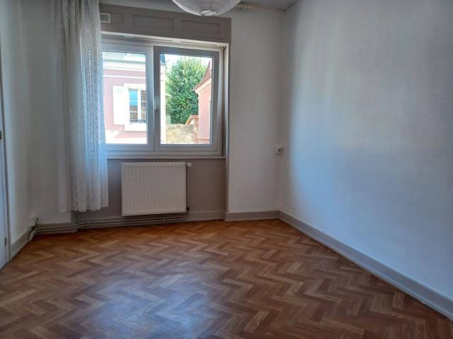 Bas Rebberg F2 dans petit immeuble