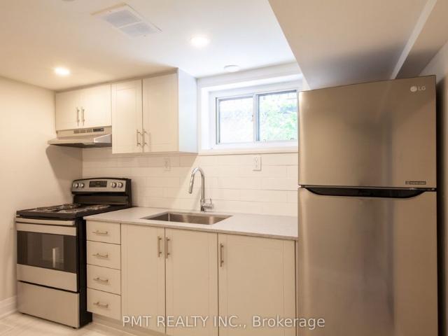 Basement 34 Robindale Avenue, Toronto