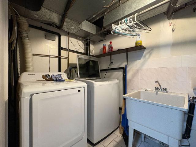 Basement 39 Hartleywood Drive, Toronto