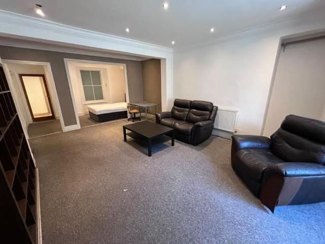 Basement Flat, St Helens Road, Sandfields SA1, 1 bed flat to rent, £700 pcm | PrimeLocation