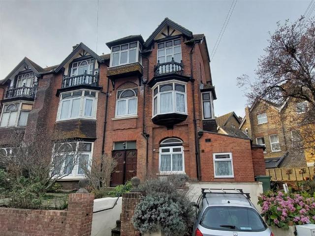 Basement Flat, 2 Millfield, Folkestone 1 bed flat to rent £750 pcm £173 pw
