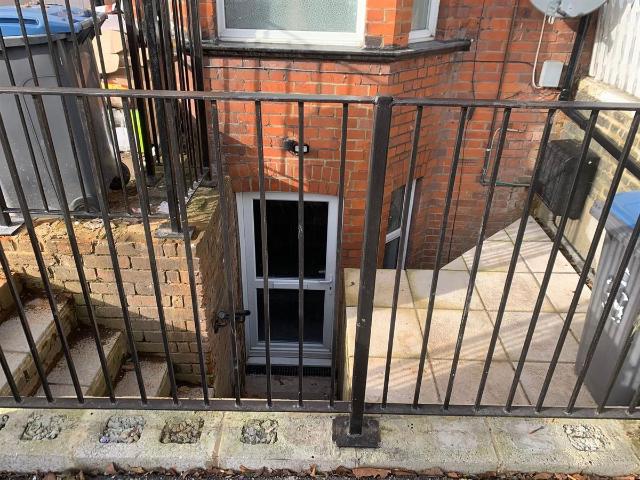 Basement Flat, 39 Beaconsfield Ave CT16, Studio to rent, £600 pcm | PrimeLocation